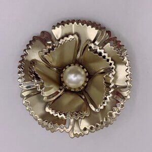 Vintage Large Gold Flower Pearl Brooch